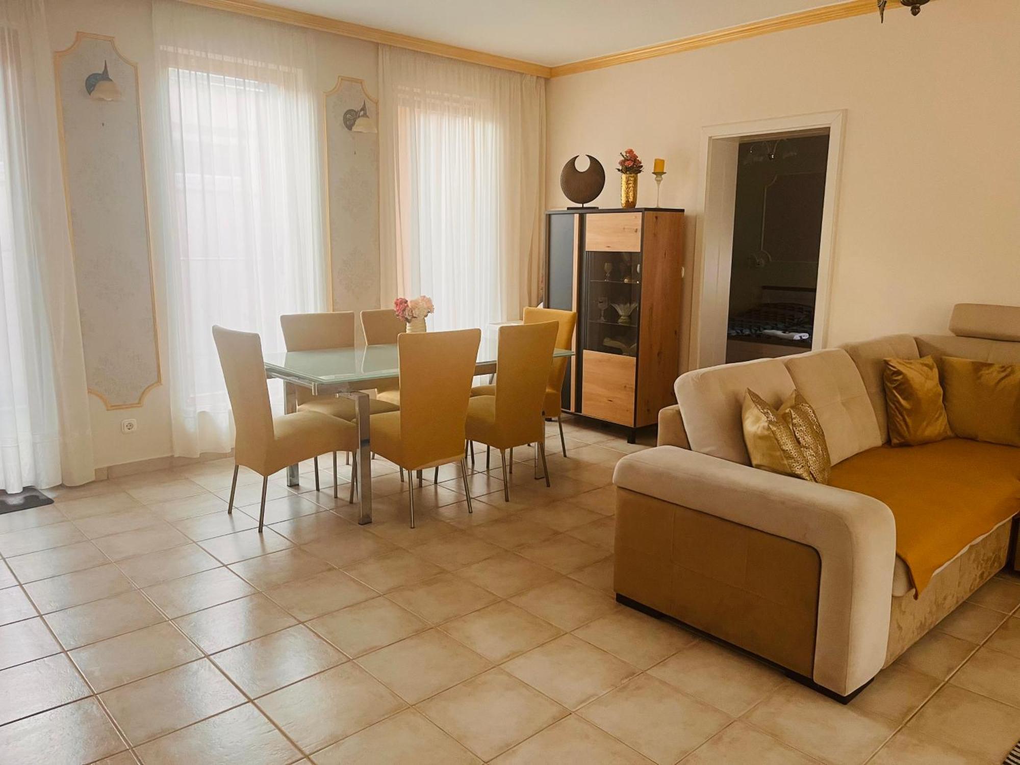 Hajdúszoboszló Aqua Azur Apartman מראה חיצוני תמונה
