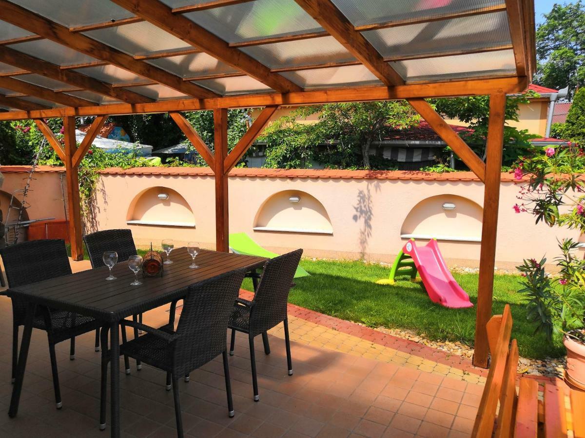 Hajdúszoboszló Aqua Azur Apartman מראה חיצוני תמונה